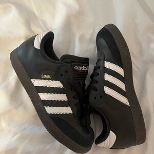 Adidas Samba OG Sneakers (big kid). Kids’ size 4.5/women’s 6 barely used!